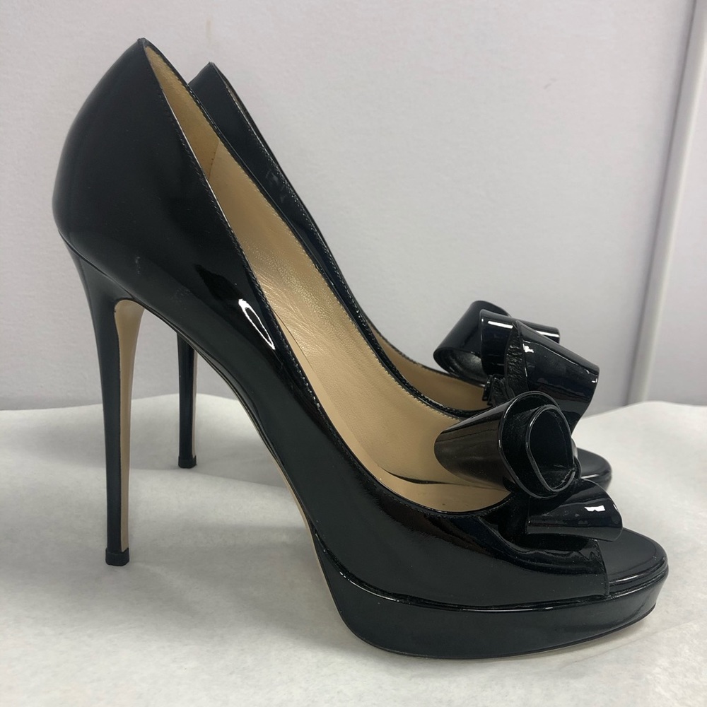 Couture Bow Platform Pump
VALENTINO GARAVANI